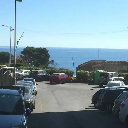 Bouganville Appartamento Aeroporto di Catania Fontana Rossa