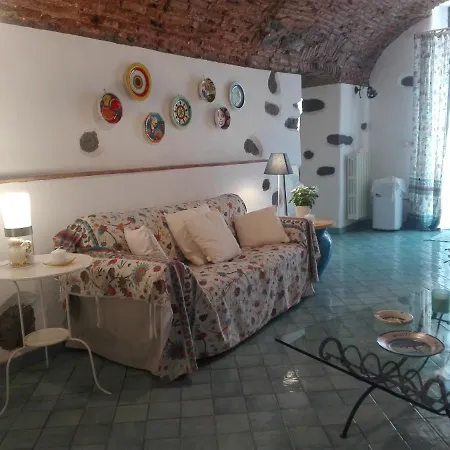 Bouganville Appartamento Aeroporto di Catania Fontana Rossa