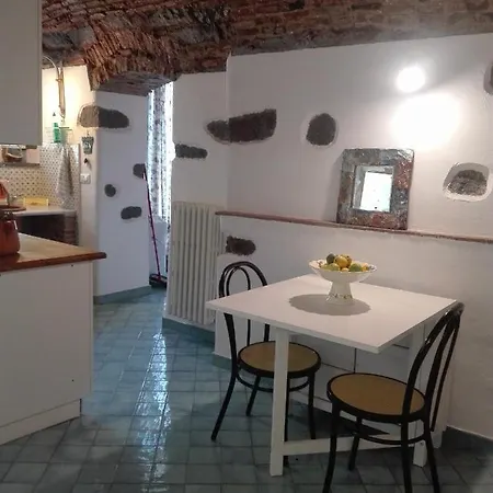 Bouganville Apartment *